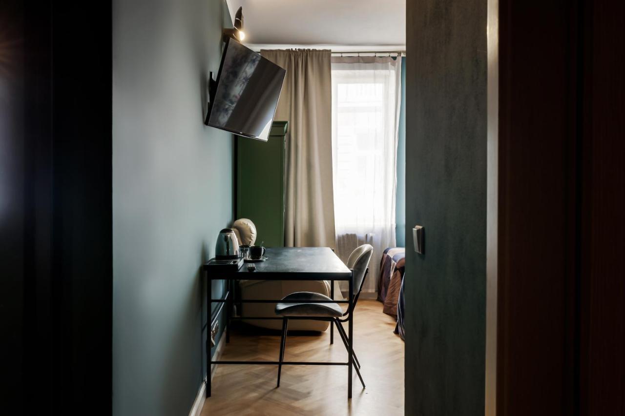 Louren - The Bridge Inn Praha Bagian luar foto
